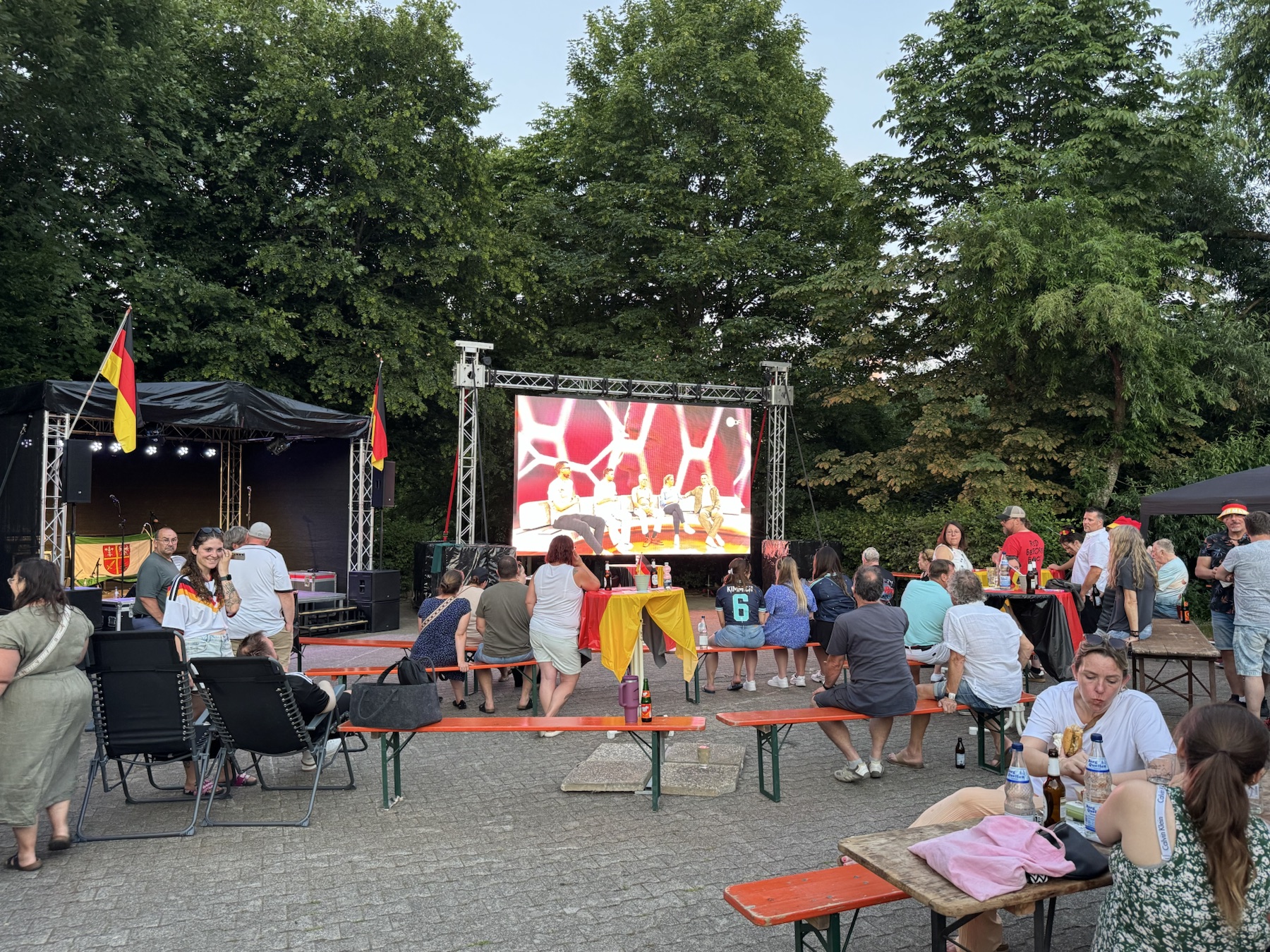 Public Viewing mit großer LED-Wand