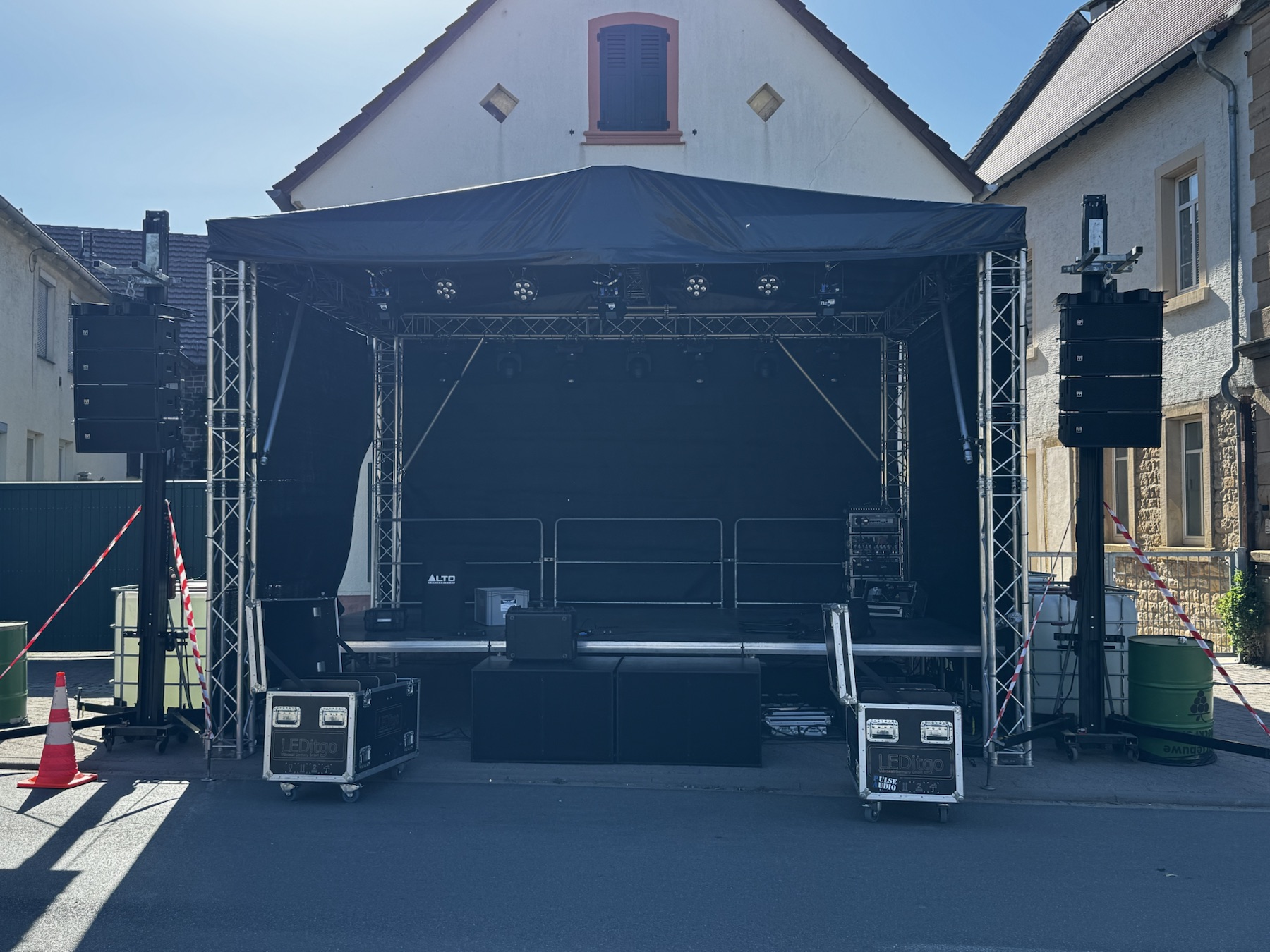 Gässelweinkerwe Meckenheim: Bühnendach mit Licht- und Tontechnik