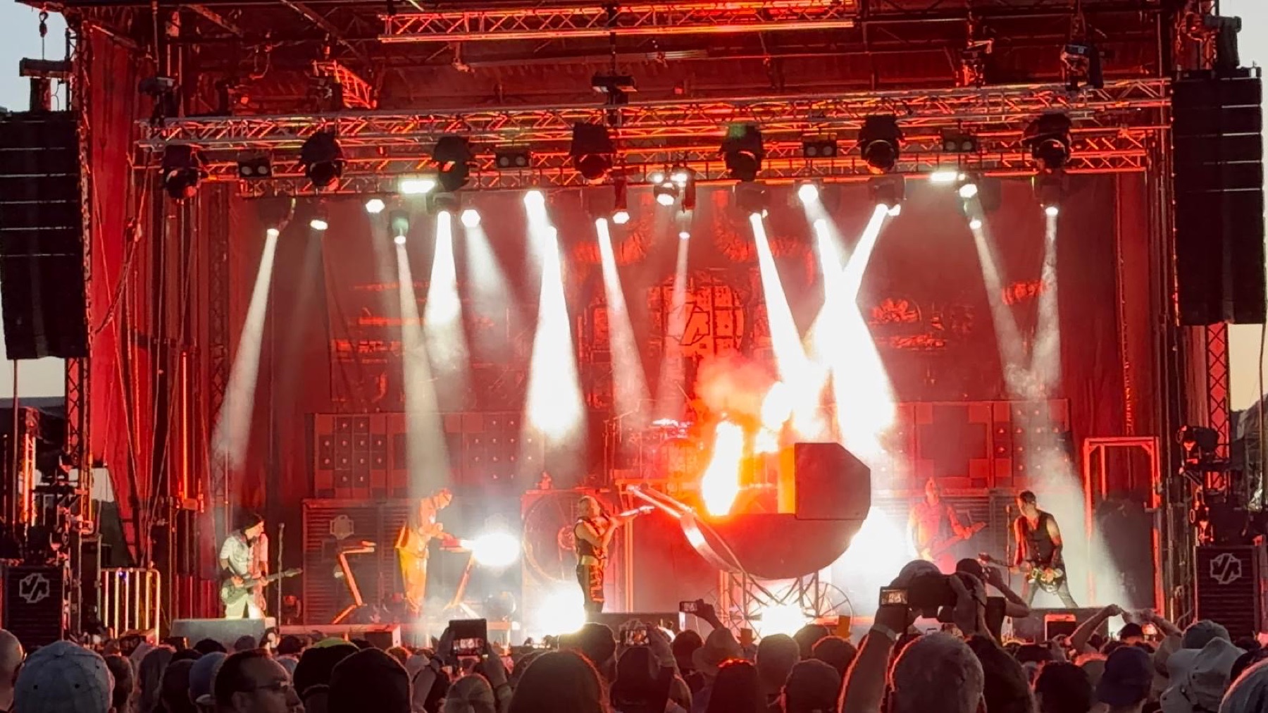 Lichtinszenierung bei Rock im Wingert